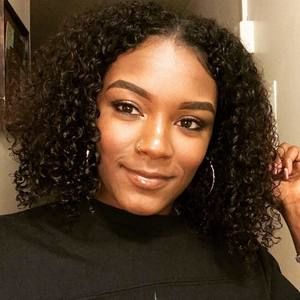 Meet your Posher, Carolyn